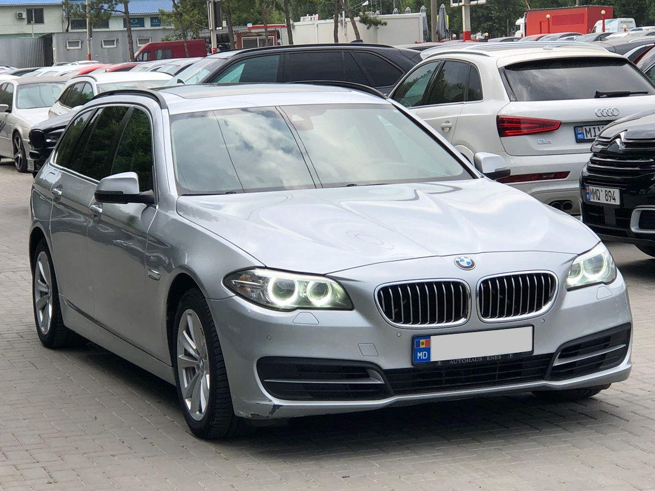 BMW 5 Series foto 3