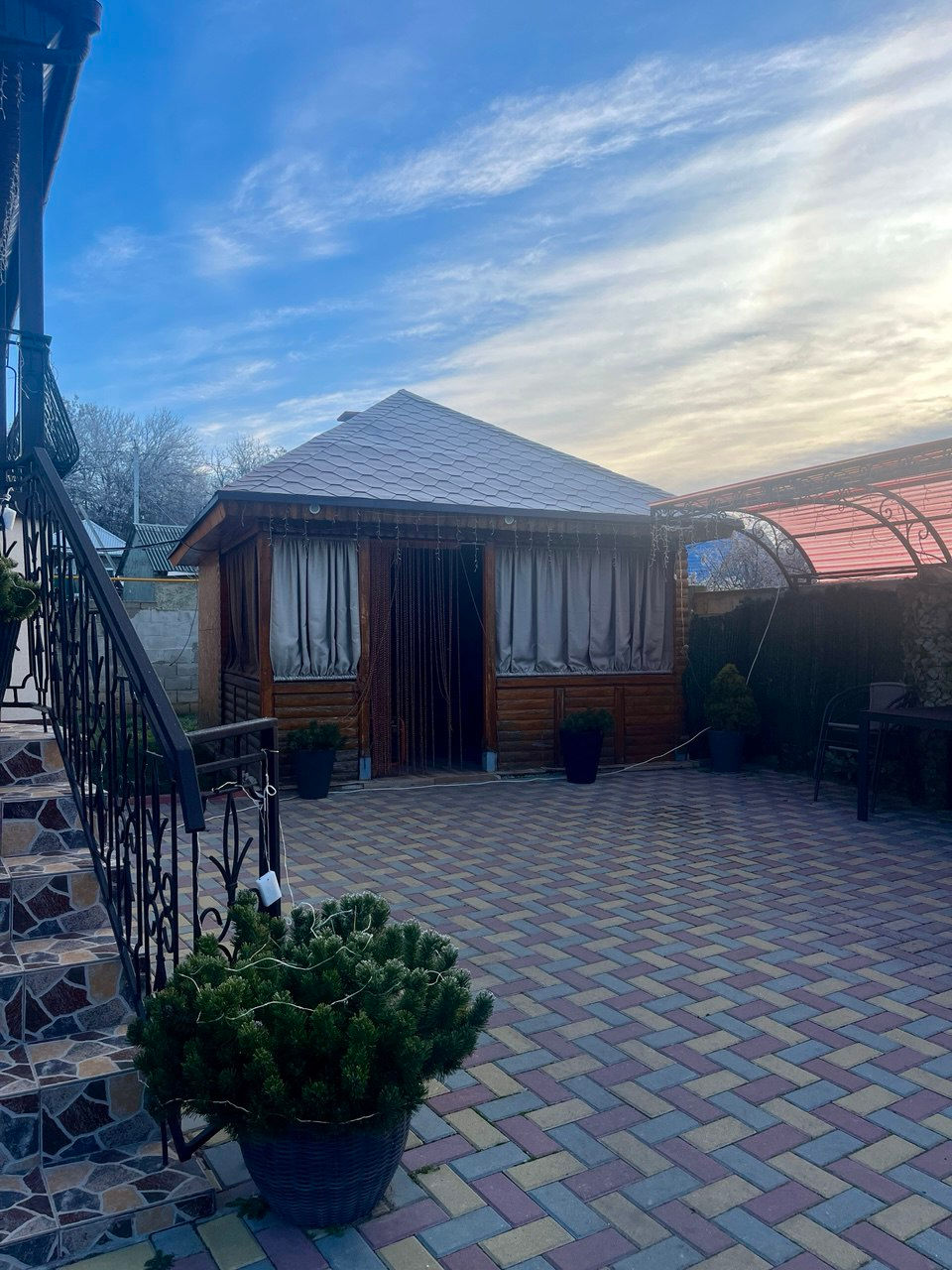 Casă cu lac și foișor în Cahul foto 1