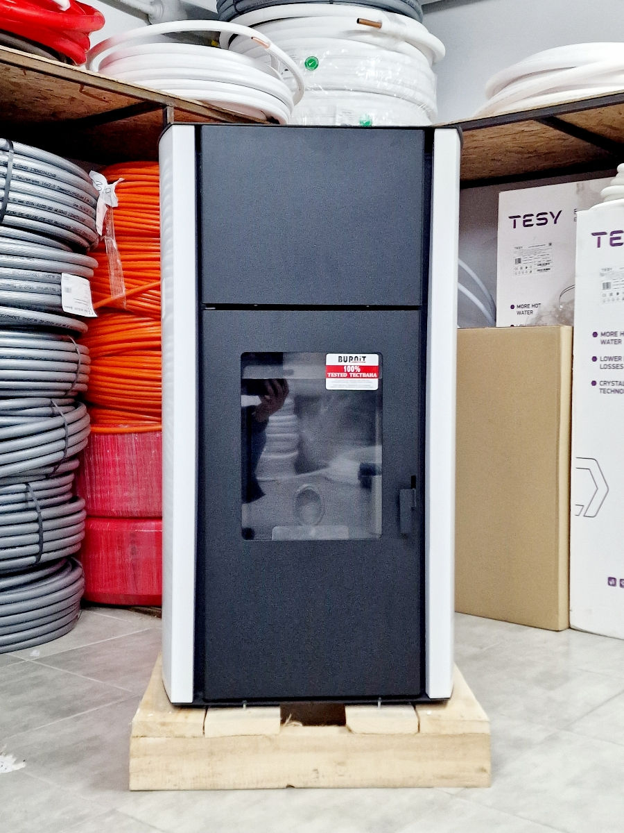 Bulgaria. Cazan pe peleți, granule. 13 kw 18 kw 25 kw Burnit. Autonomie 24 ore. foto 1