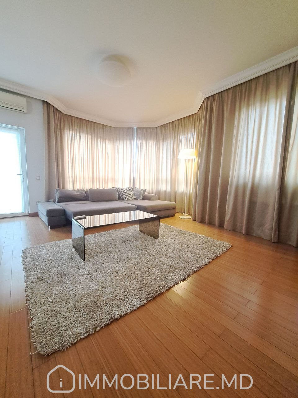 Apartament cu 2 camere, 120 m², Centru, Chișinău foto 1