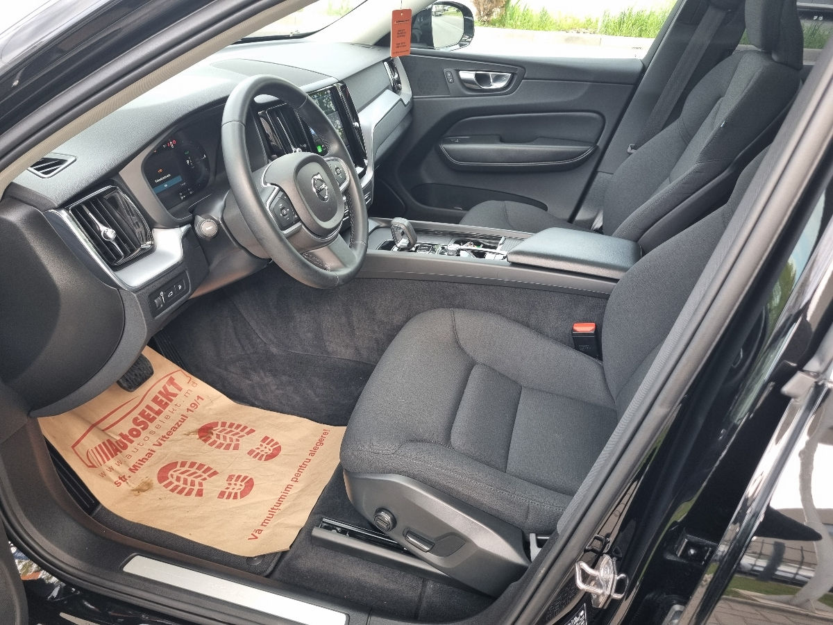 Volvo XC60 2021 photo 8
