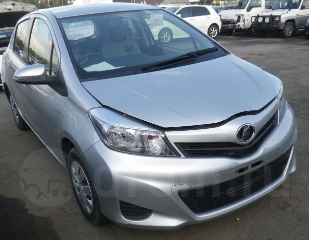 Toyota Yaris foto 12