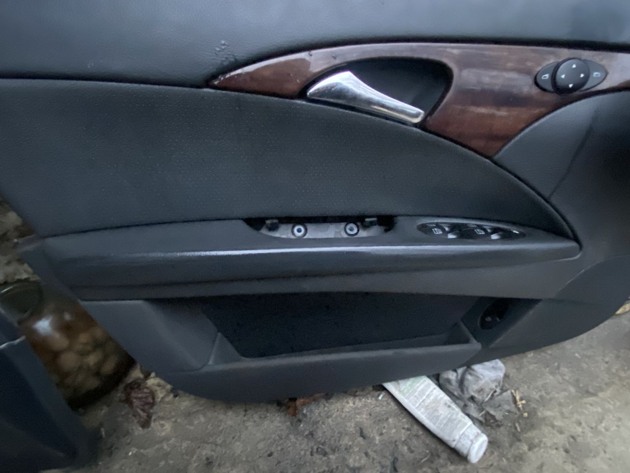 Как снять обшивку двери Mercedes-Benz W211: пошаговая инструкция