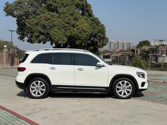 Mercedes GLB фото 5