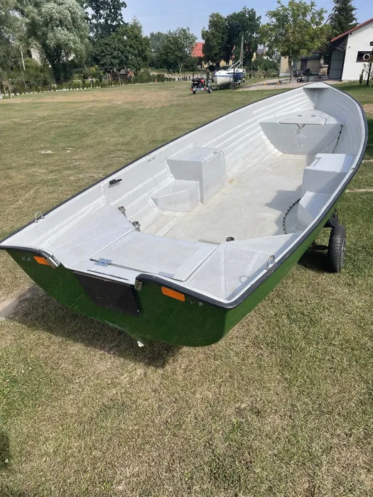 Barca 420*165 Meduza cu Cabina!!! foto 13