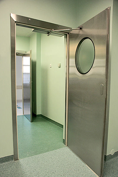 Ușile radiologice căptușite cu plumb/ Двери для рентген кабинетов / Ușile medicale фото 0