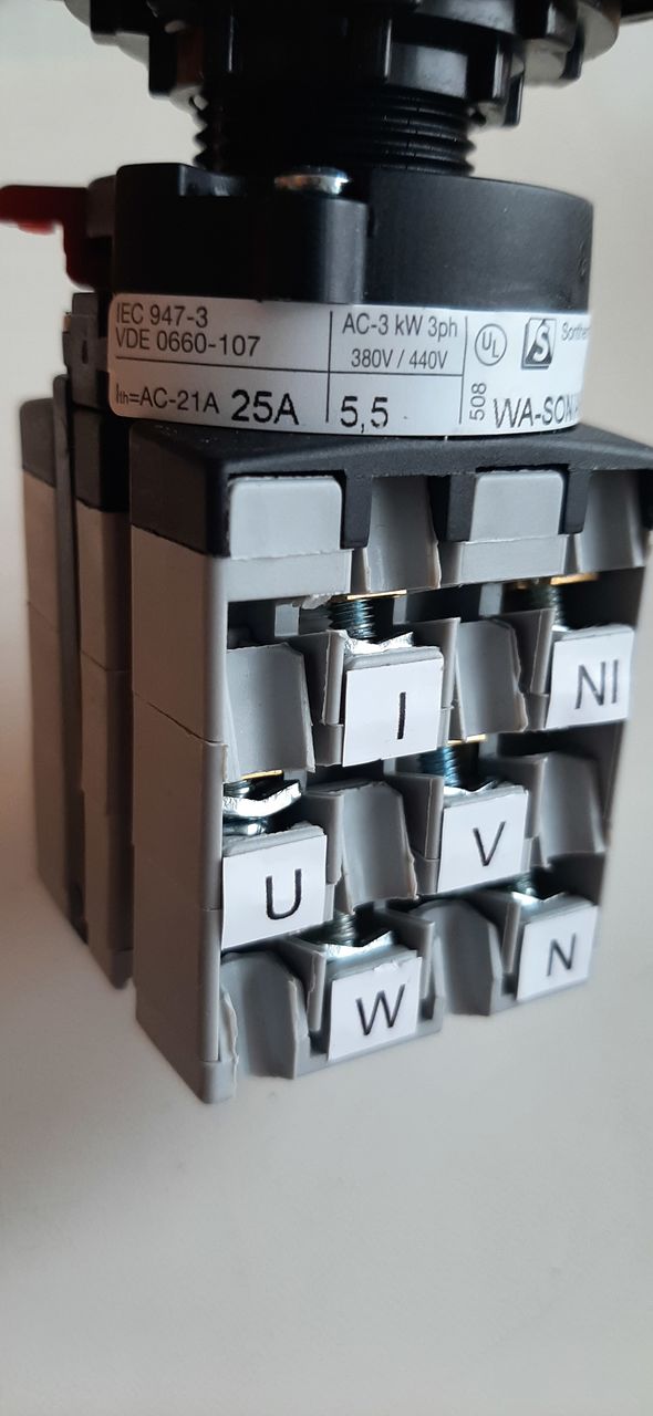 Выключатель/рубильник 25 A