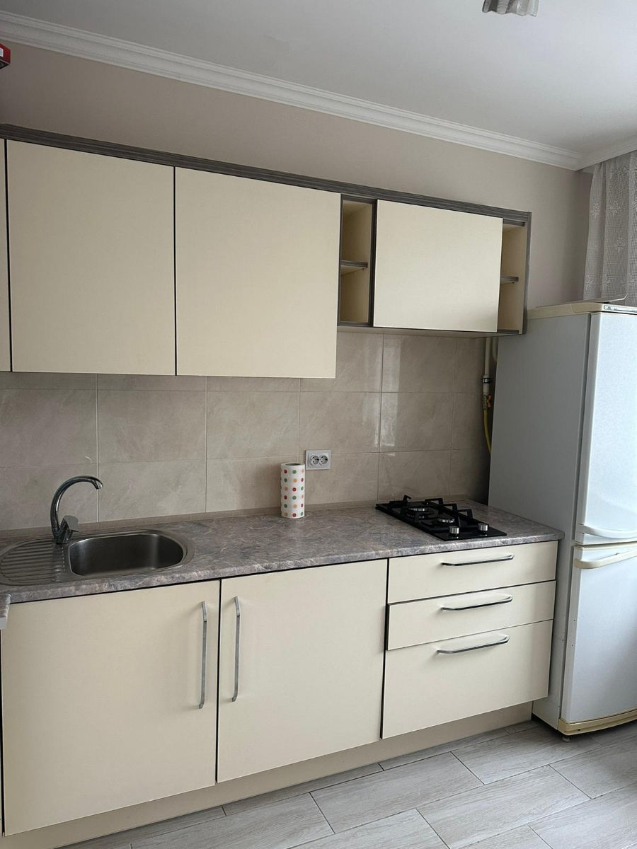 Apartament cu 1 cameră, 40 m², Buiucani, Chișinău foto 3