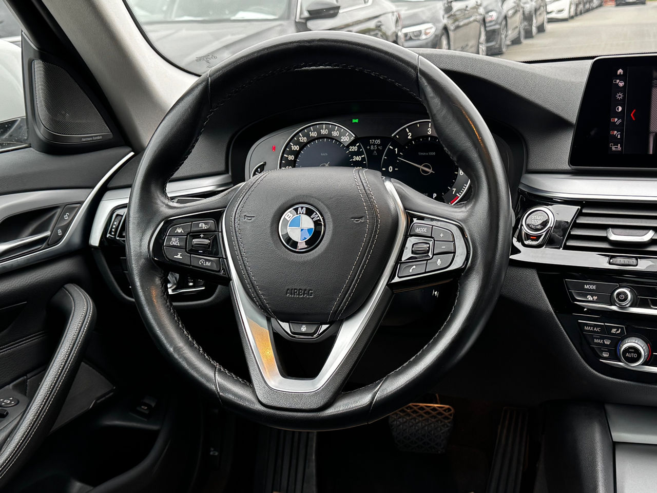 BMW 5 Series foto 8