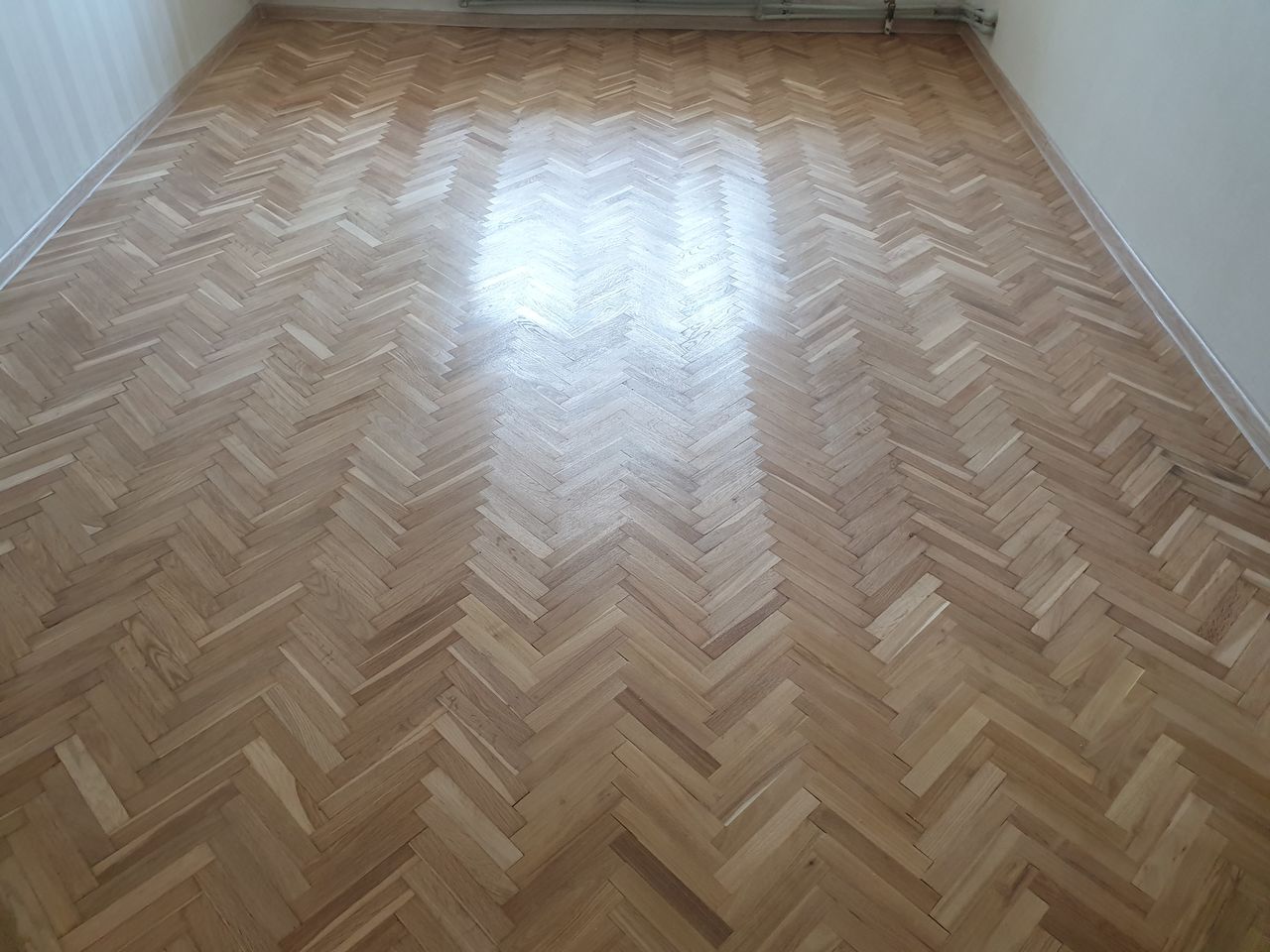 Parchet service, restaurare parchet vechi, instalare, tonare, lacuire parchet, europrelucrare. foto 3