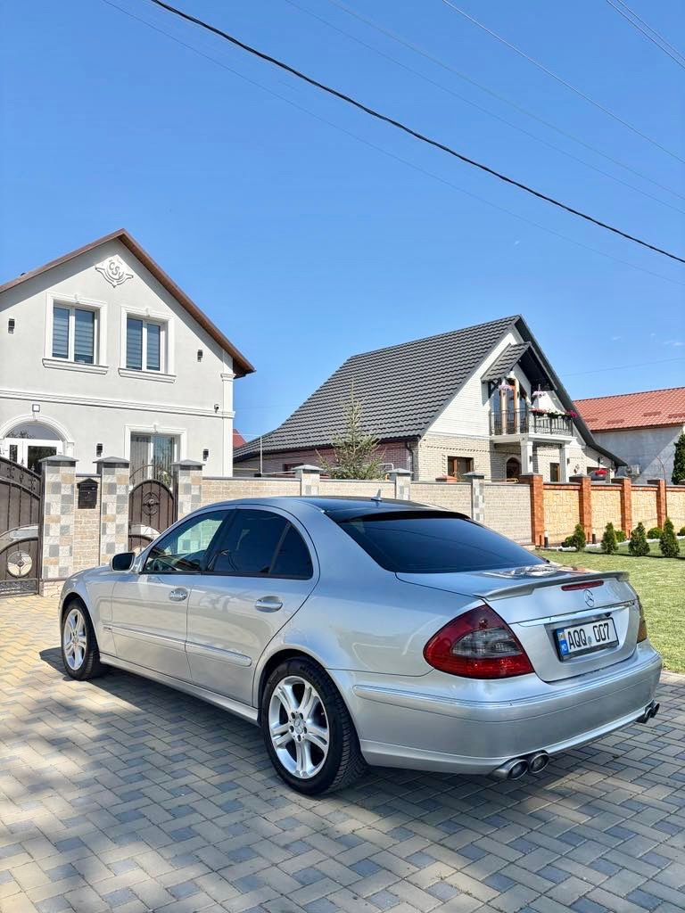 Mercedes E-Class foto 1