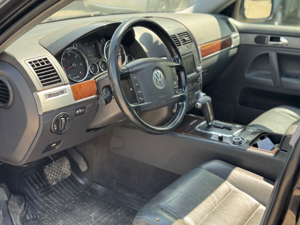Volkswagen Touareg foto 7