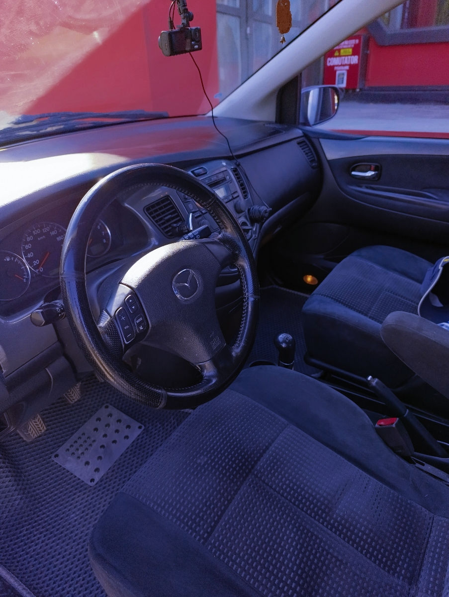 Mazda MPV foto 3