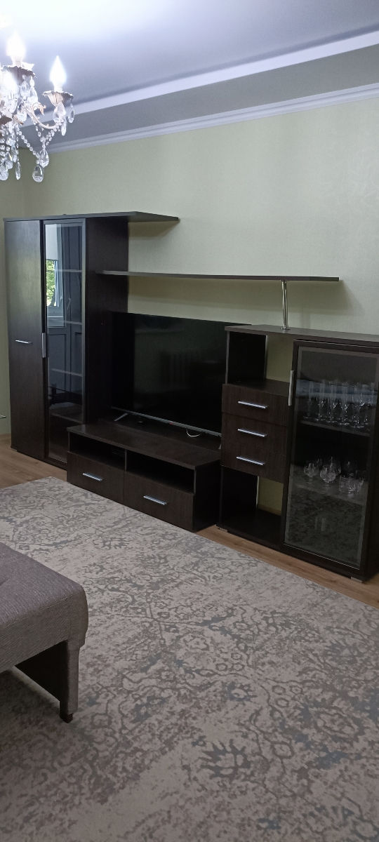 Mobila pentru living cu masa din sticla foto 2
