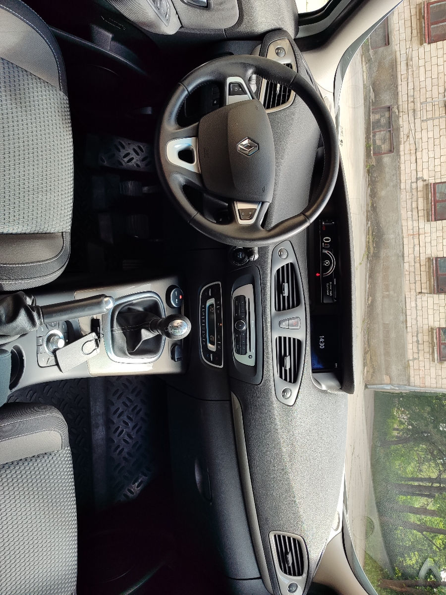 Renault Scenic фото 7