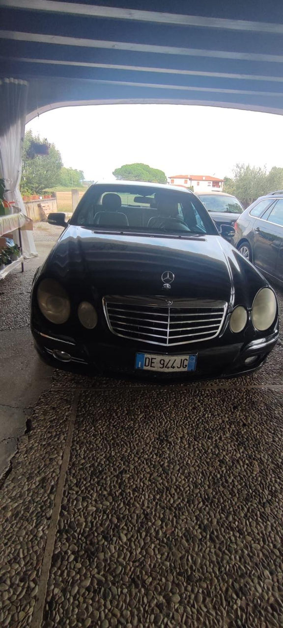 Dezmembrez Mercedes E211 Restaling 3.2 diesel V6 OM 642 foto 4
