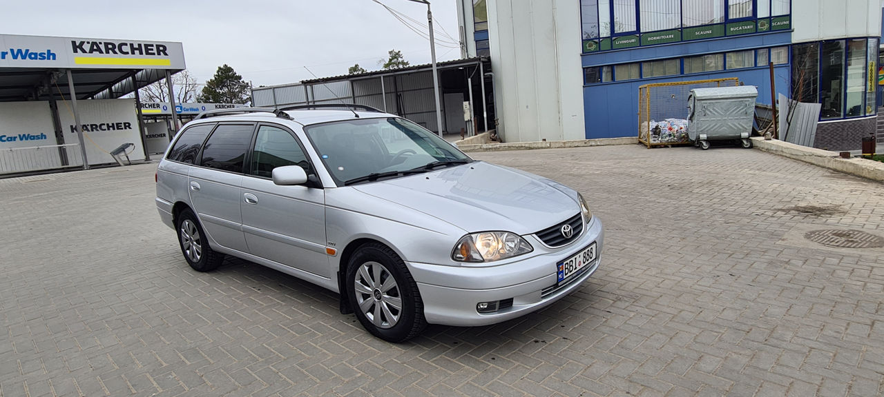 Toyota Avensis foto 7