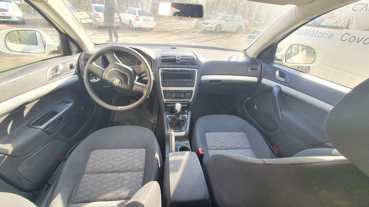 Chirie auto/Аренда авто - Livrare /Доставка 24/24 , Arenda auto Chisinau, Rent a Car Chisinau foto 2
