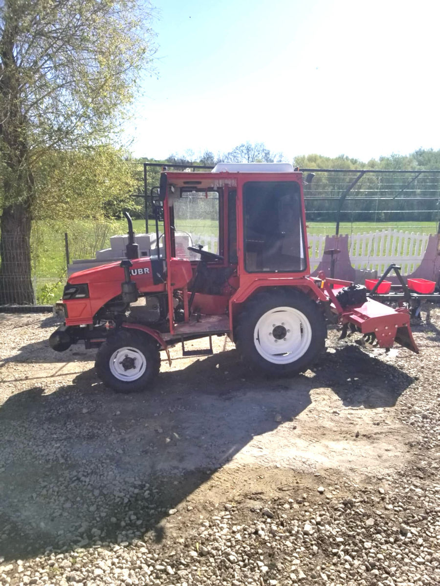 Tractor Zubr 25 c.p. foto 0