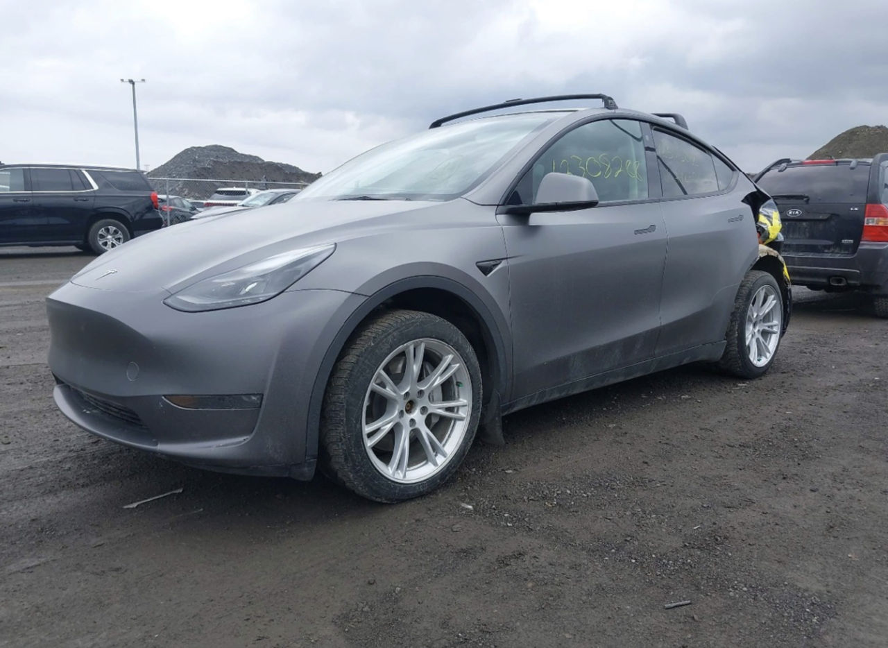 Tesla Model Y 2023 г. с пробегом 80900 км, Электричество, 14900 €
