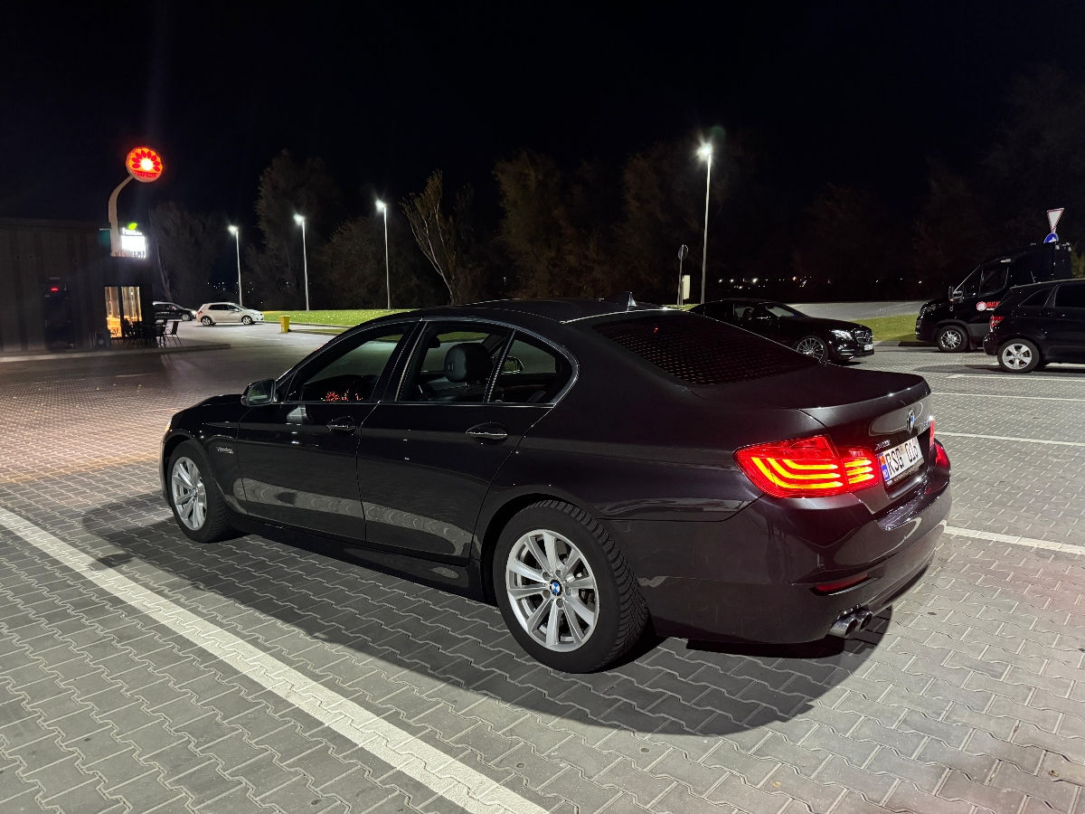 BMW 5 Series foto 5