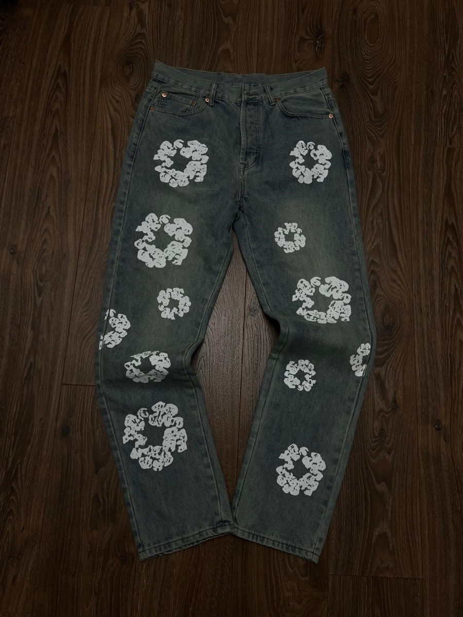 Pantaloni denim tears și curele:Burbarry(cu 2 pârți),2 louis vuitton și Amiri foto 1