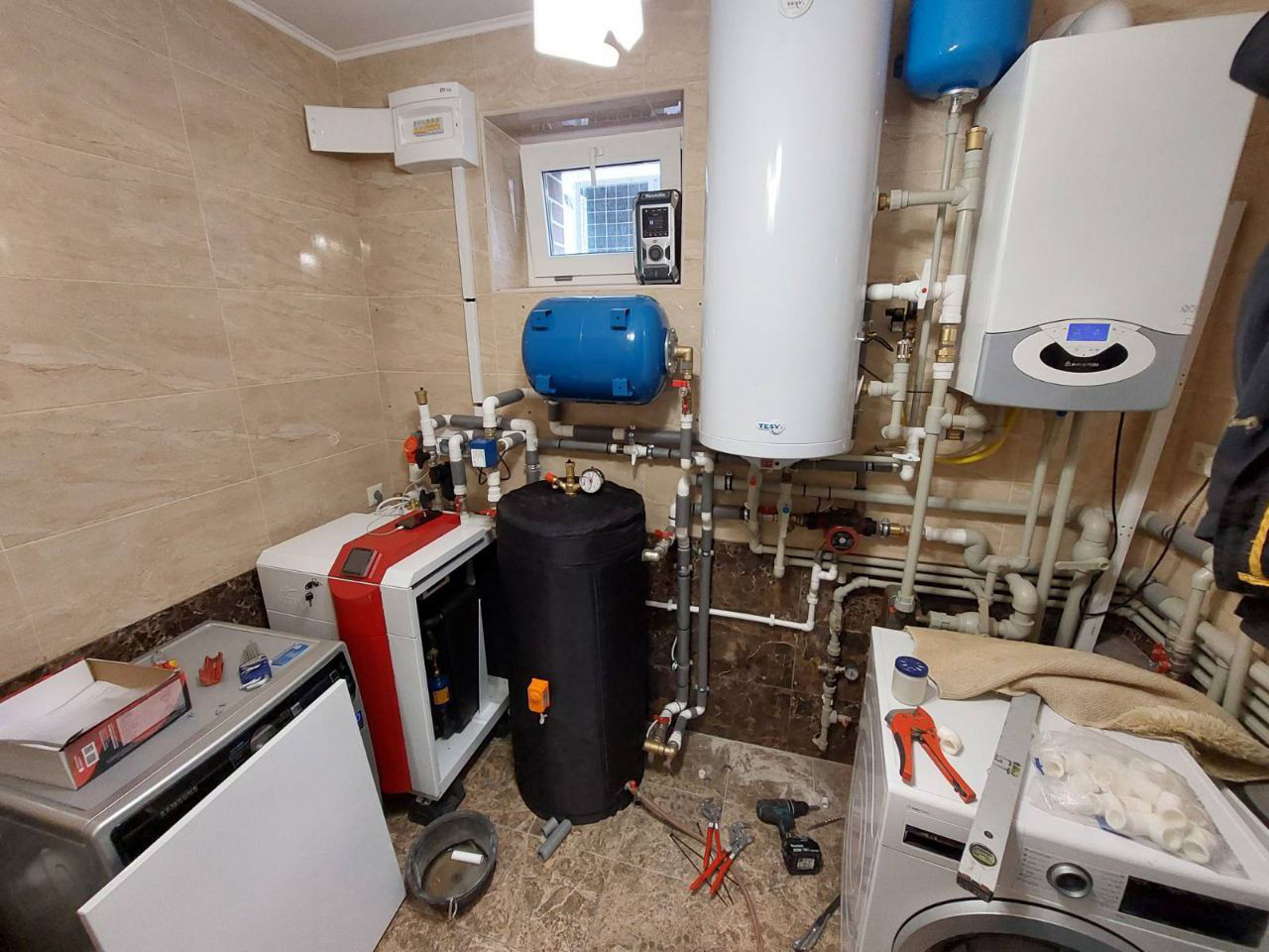 Pompa de caldura pentru incalzire, aer conditionat si apa calda foto 5