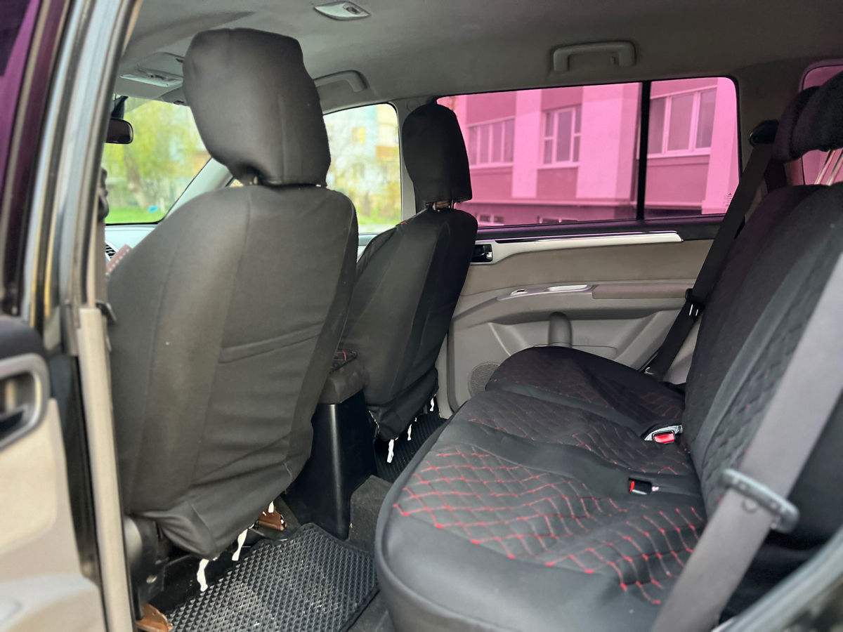 Mitsubishi Pajero Sport foto 11