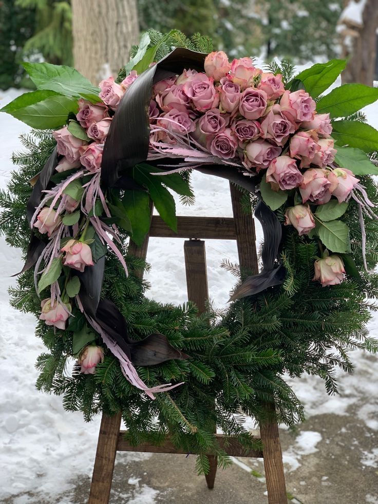 Похоронные венки, корзины, букеты/Coroane funerare din flori naturale foto 0