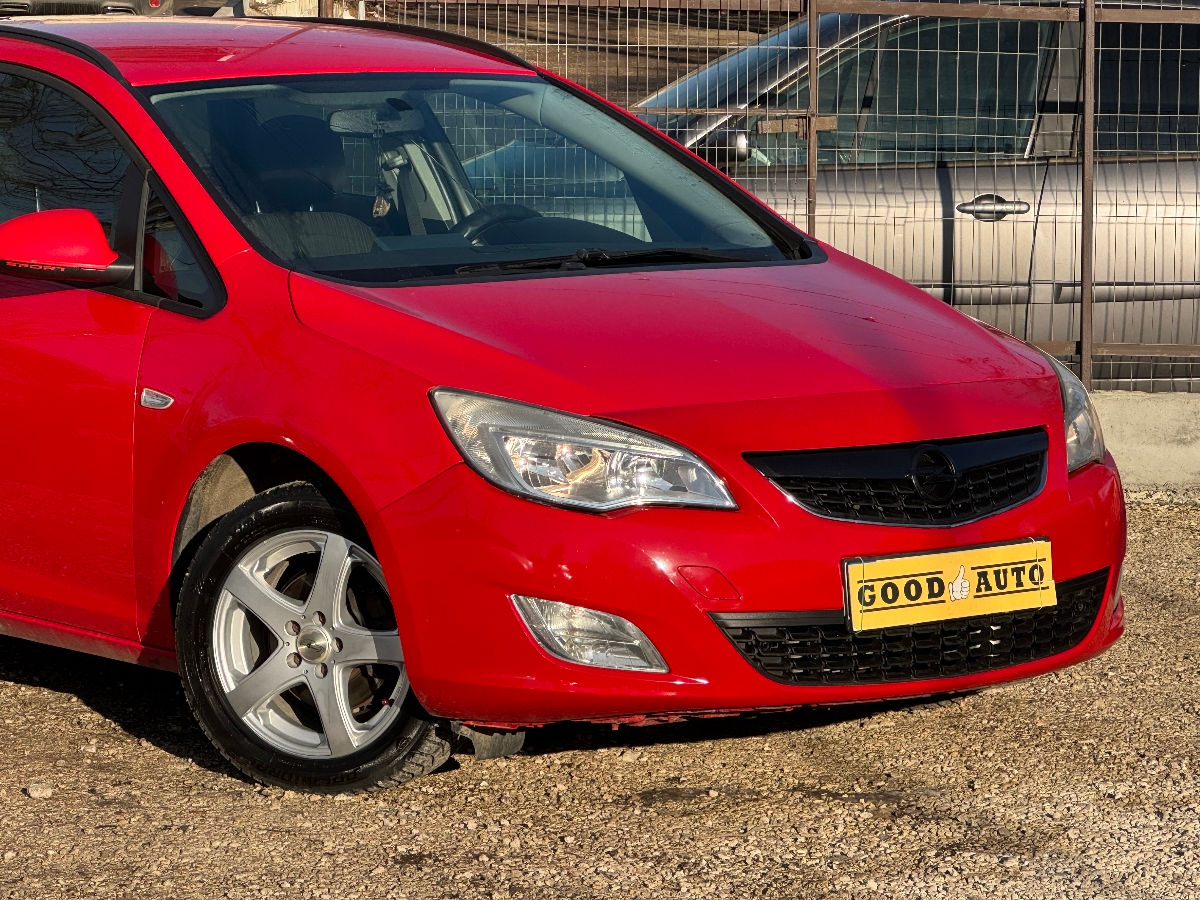 Opel Astra 2013 г. с пробегом 303 км, Бензин, 6499