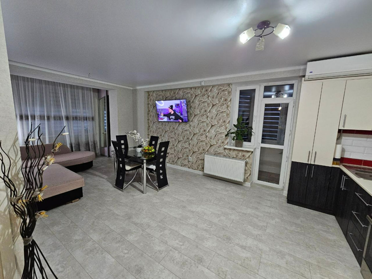 Apartament cu 2 camere, 80 m², Botanica, Chișinău foto 4