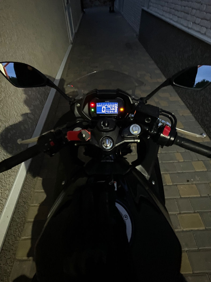 Suzuki GSX250R foto 5