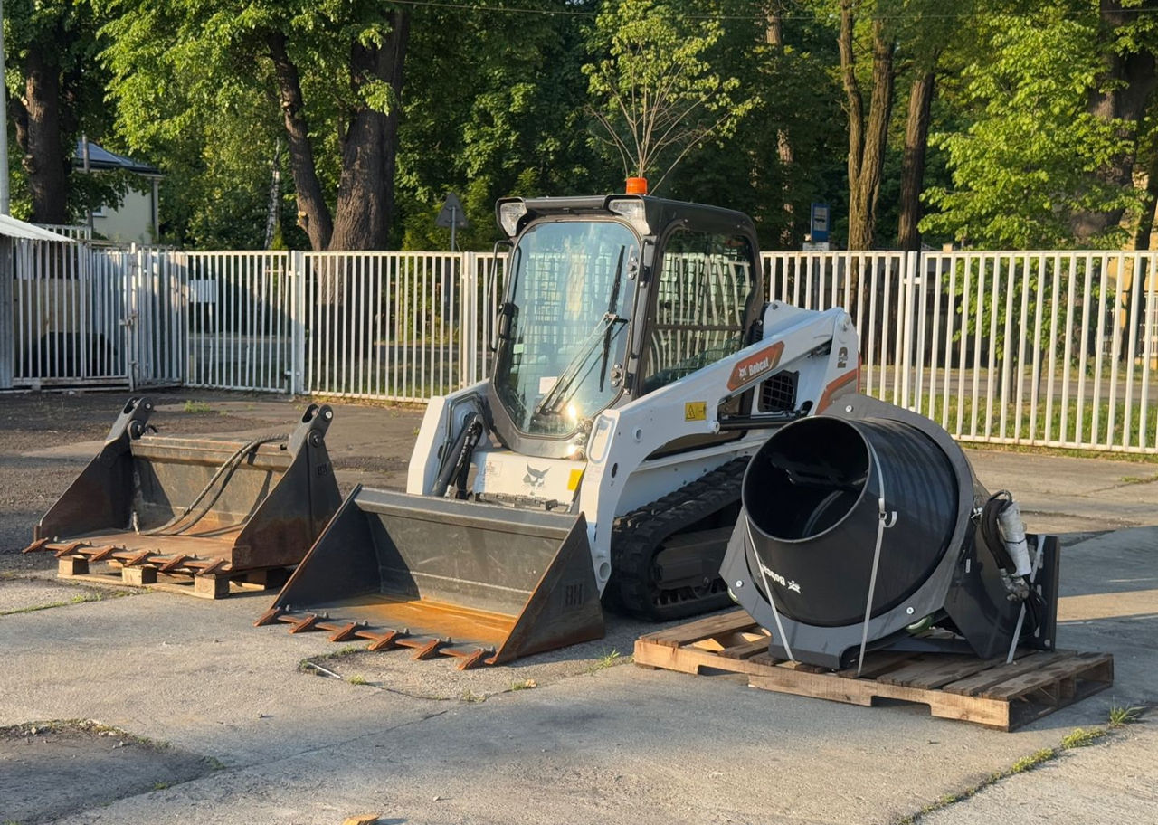 Bobcat T450 фото 0