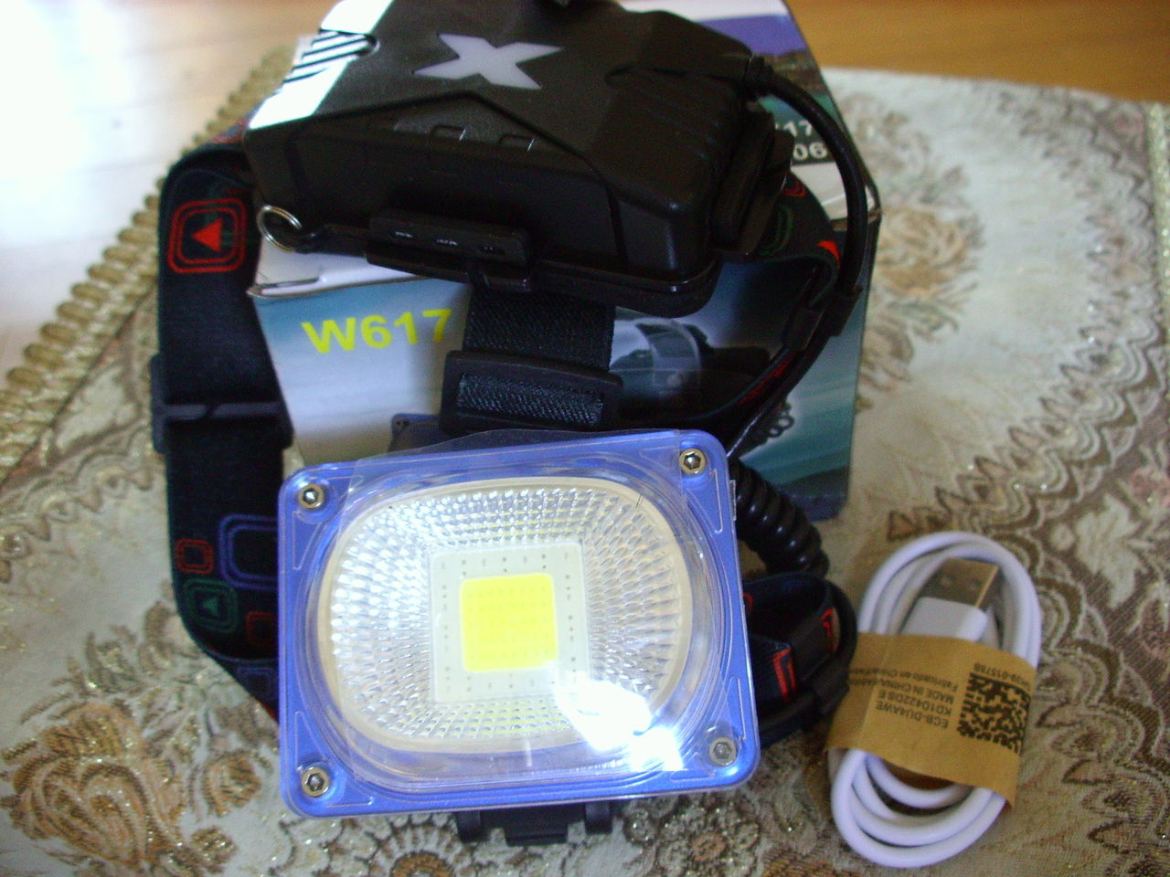 Для рыбалки и дома. Многоцелевой ультрафиолет фонарь 100 LED UV. Суперцена