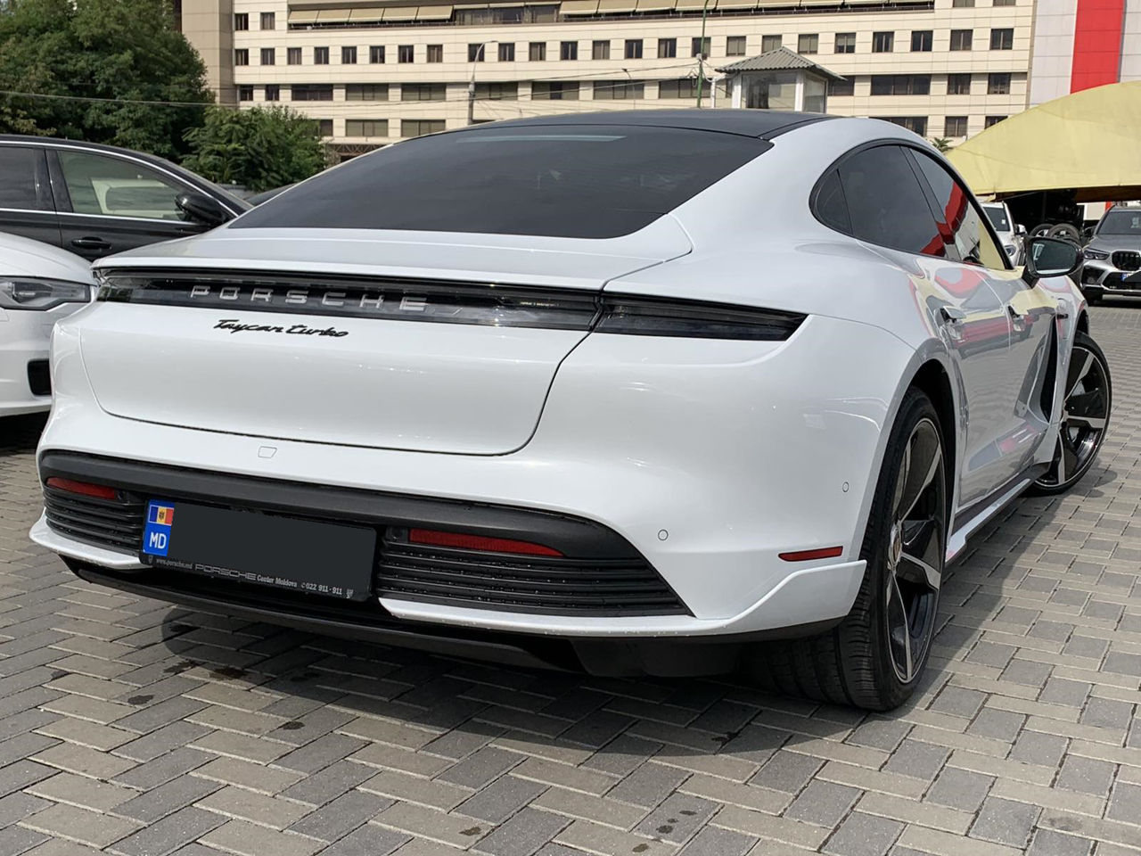 Porsche Taycan foto 4