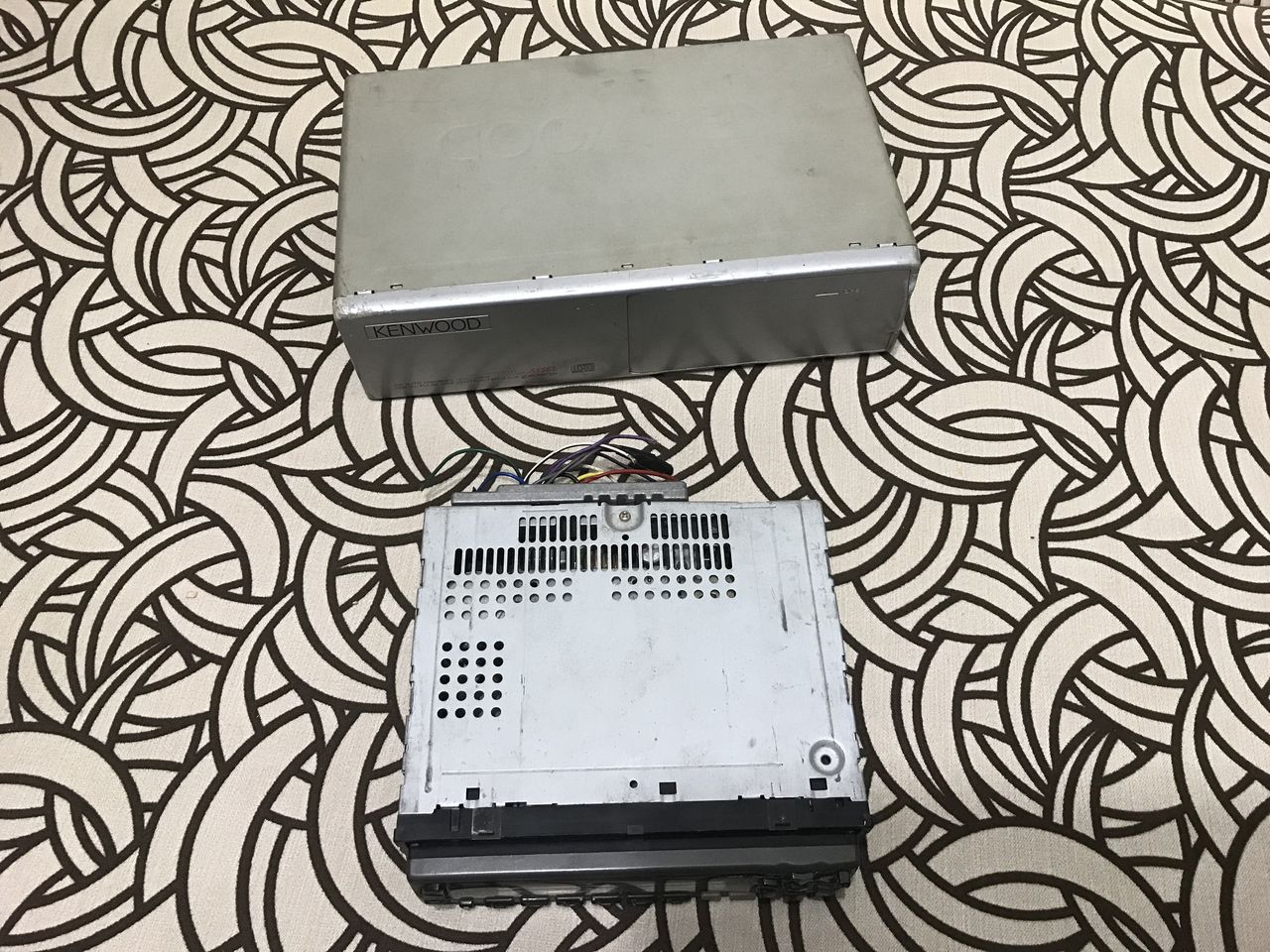 Магнитола Kenwood KRC-559R кассетная  + CD Changer на 10 Дисков Kenwood  Kdc-c603 за 600 лей фото 1