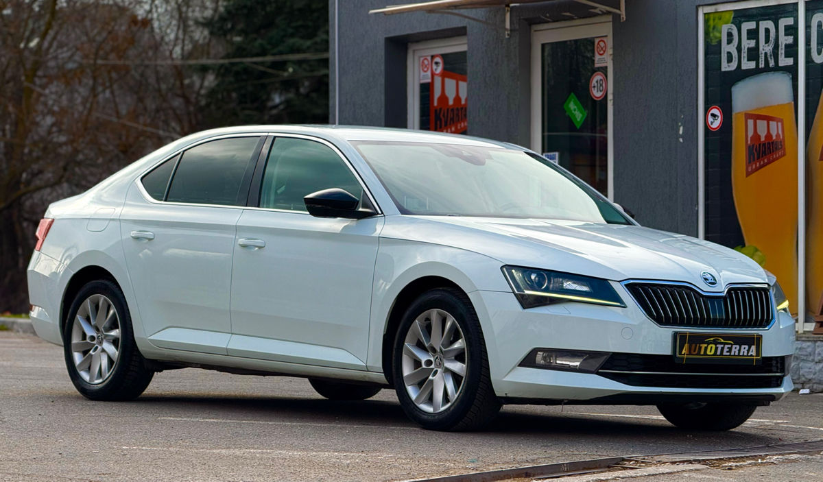 Skoda Superb foto 0