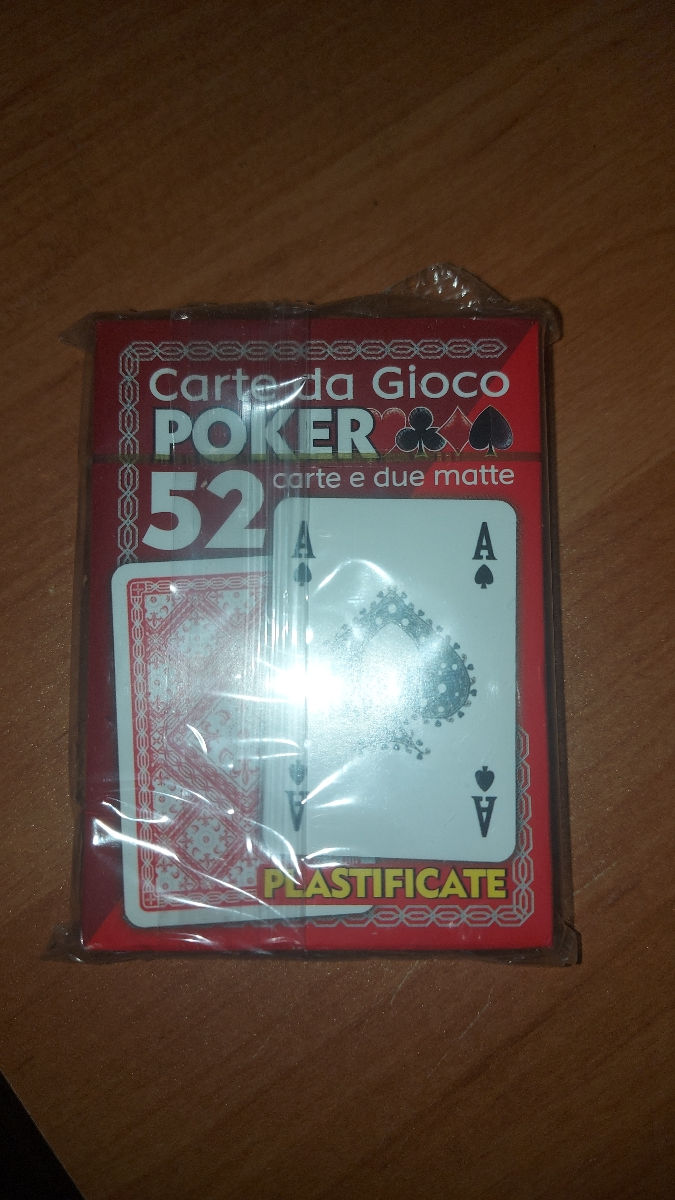 Vând cărți de joc poker foto 0