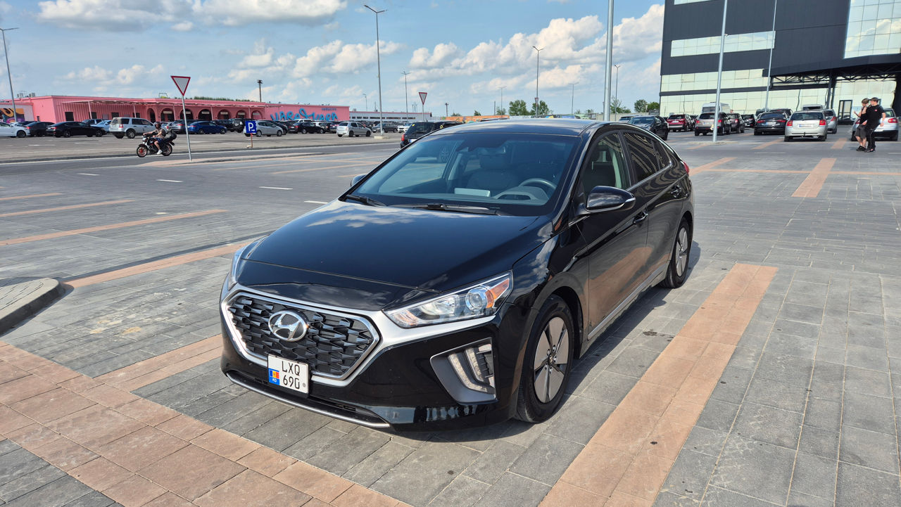 Hyundai IONIQ foto 0