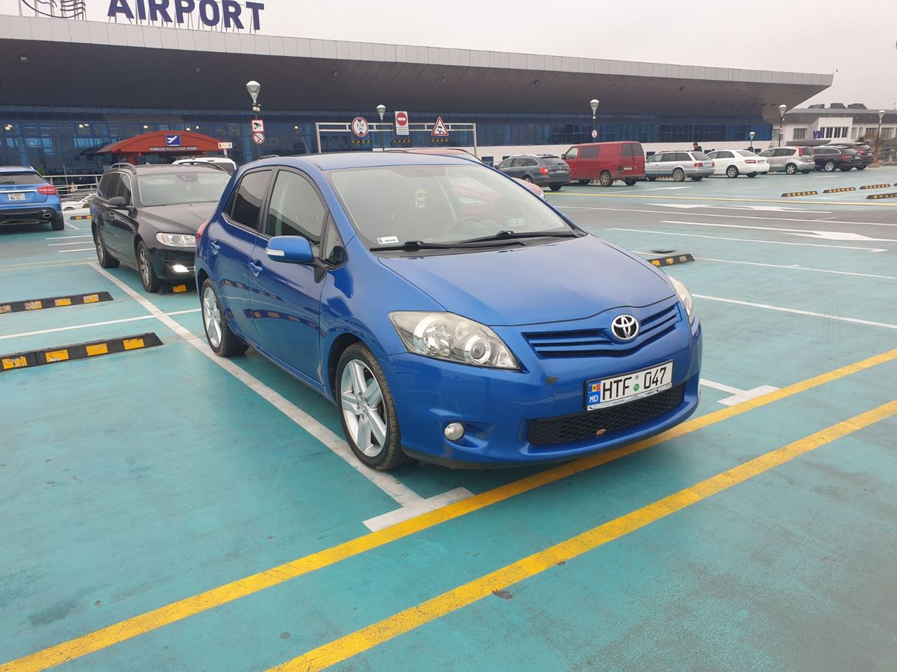 Chirie auto de la10 euro/zi Ford Fusion Toyota Prius Dacia foto 3