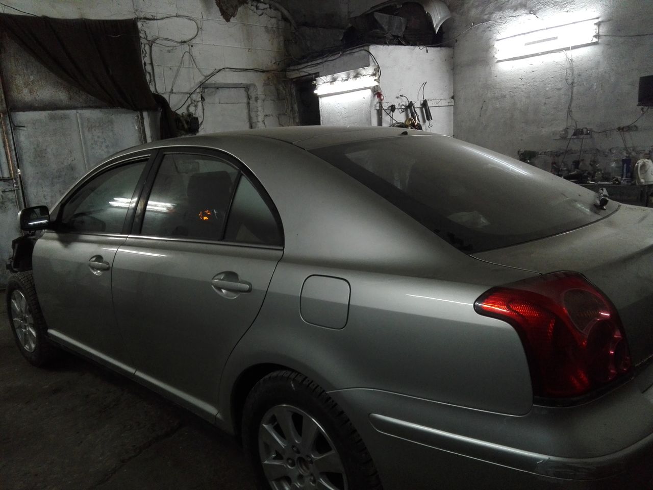 Avensis 2,2 foto 1