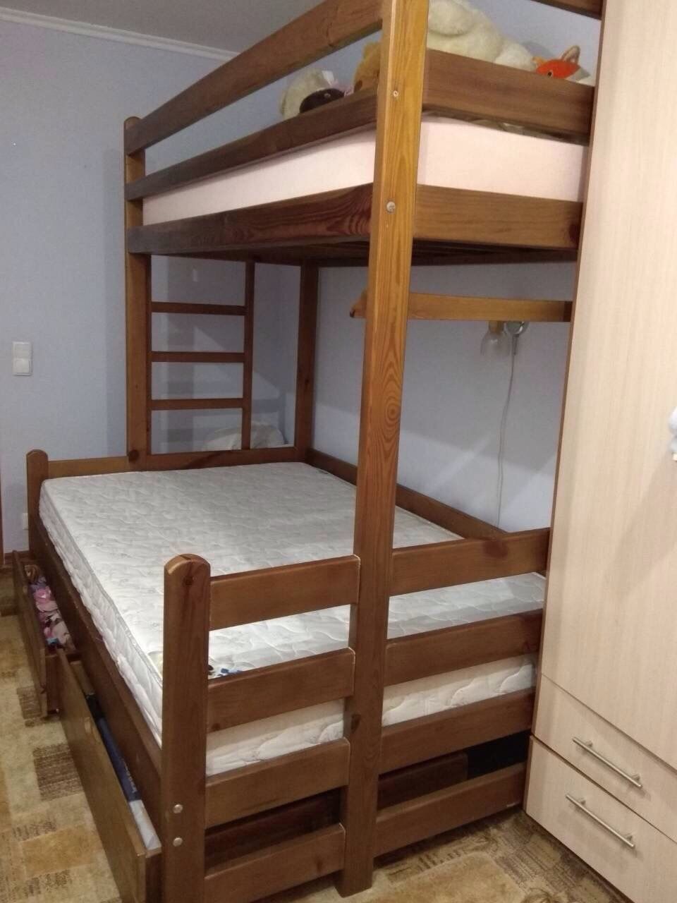 Двухъярусная кровать на 3 спальных места