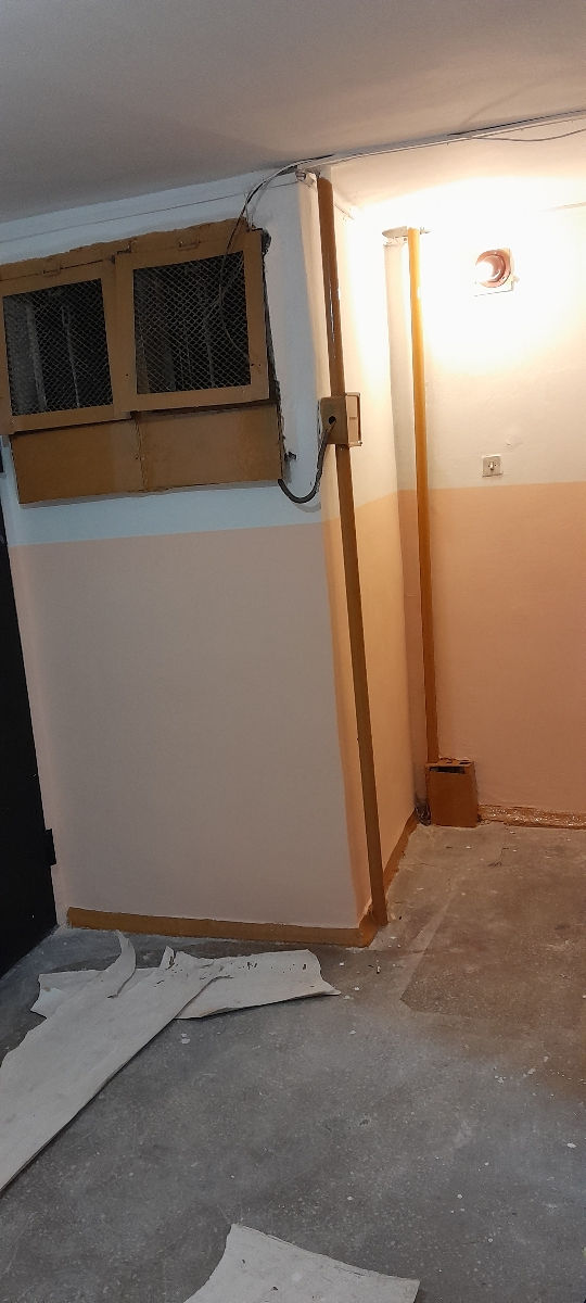 Reparatie cosmetica in scara blocului. foto 7