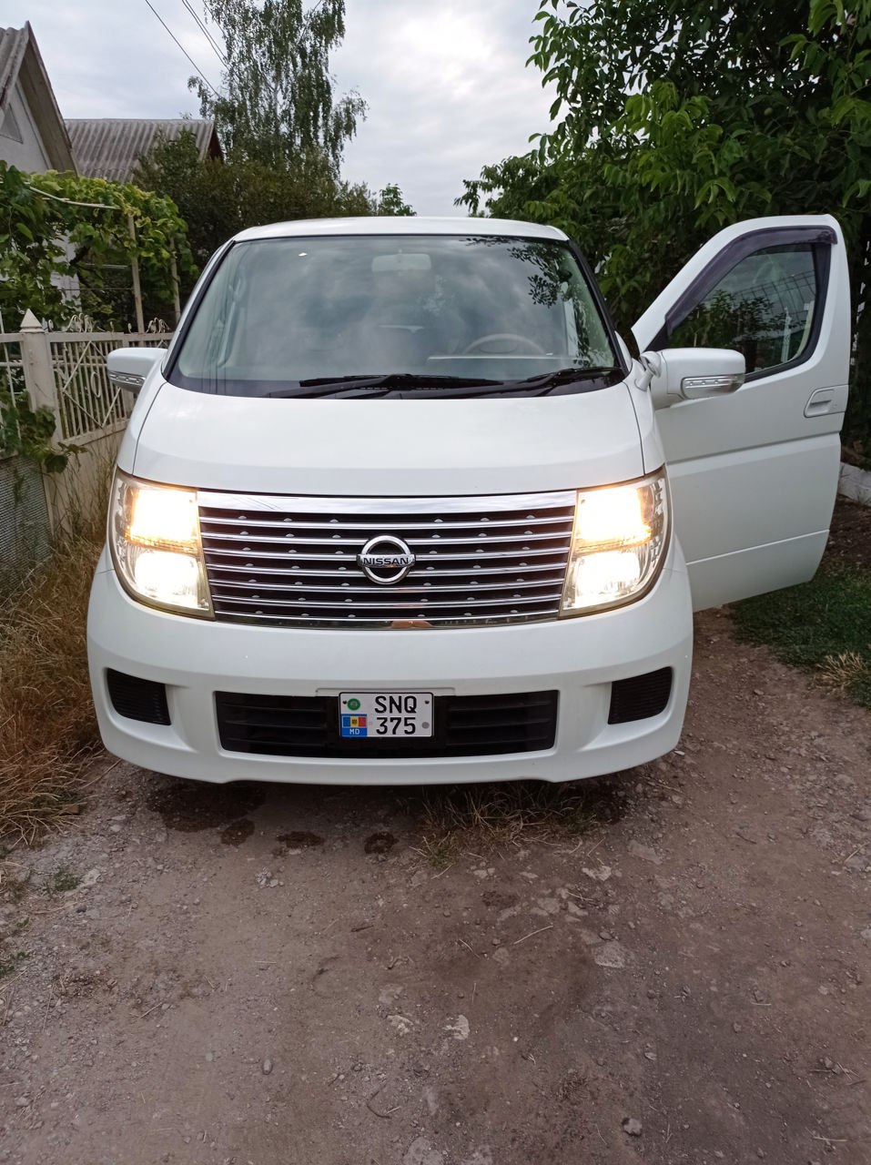 Nissan Эльгранд