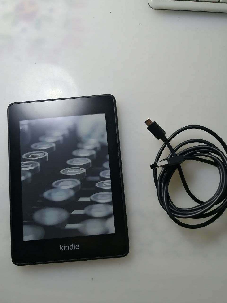 Kindle paperwhite 10, waterproof, 8gb - 1400 lei