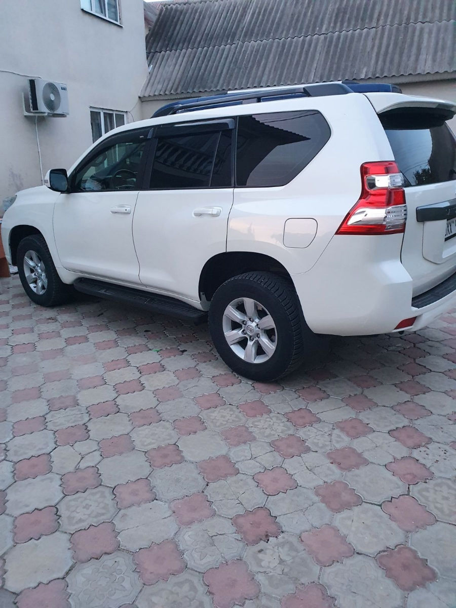 Toyota Land Cruiser Prado foto 3