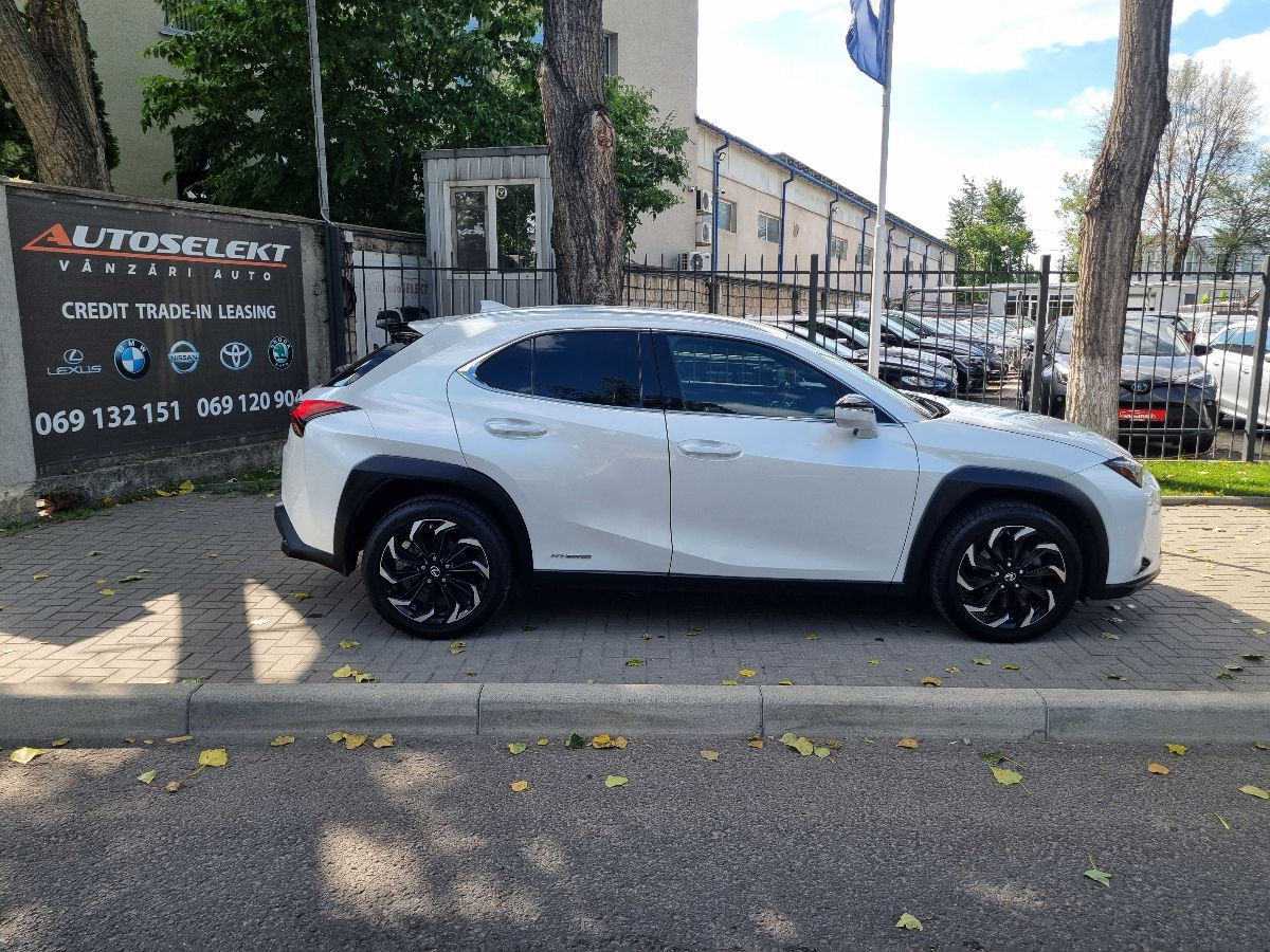 Lexus UX 2021 photo 4