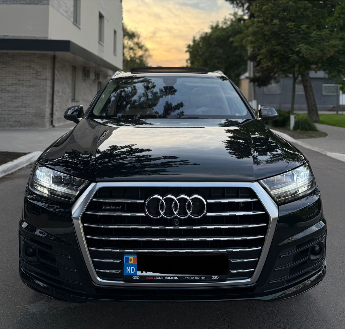 Audi Q7 фото 2