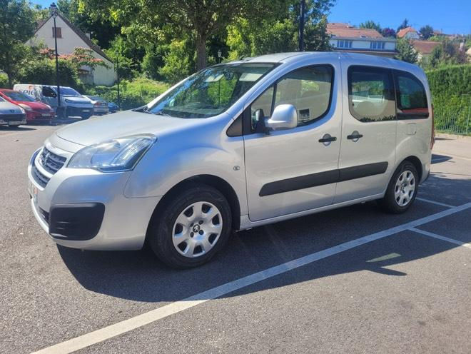 Peugeot Partner an. 2015 cu rulaj 180000 km, Diesel, 9000 €