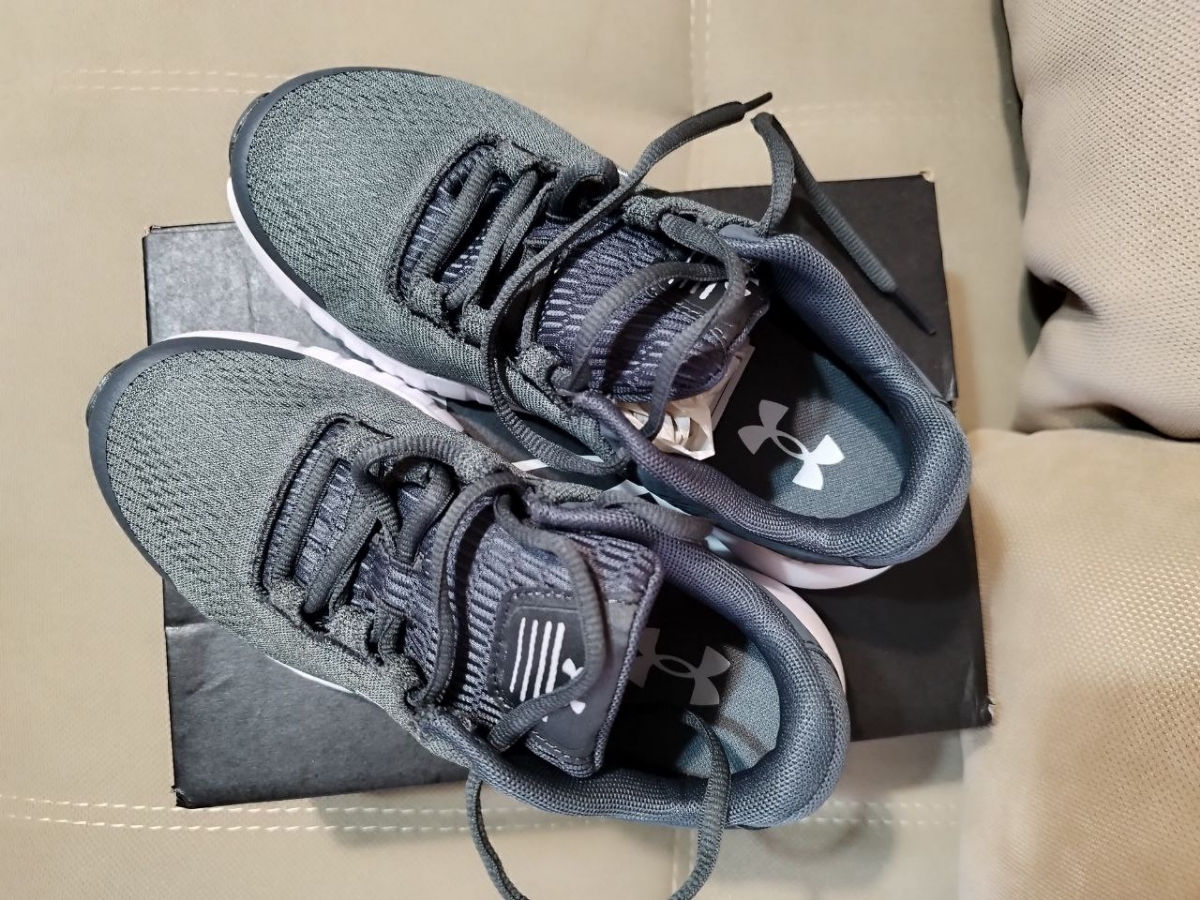 Новые оригинальные кроссовки Under Armour фото 1